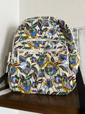 NWOT Vera Bradley Floral Quilted Women's Backpack - Cream Blue Yellow